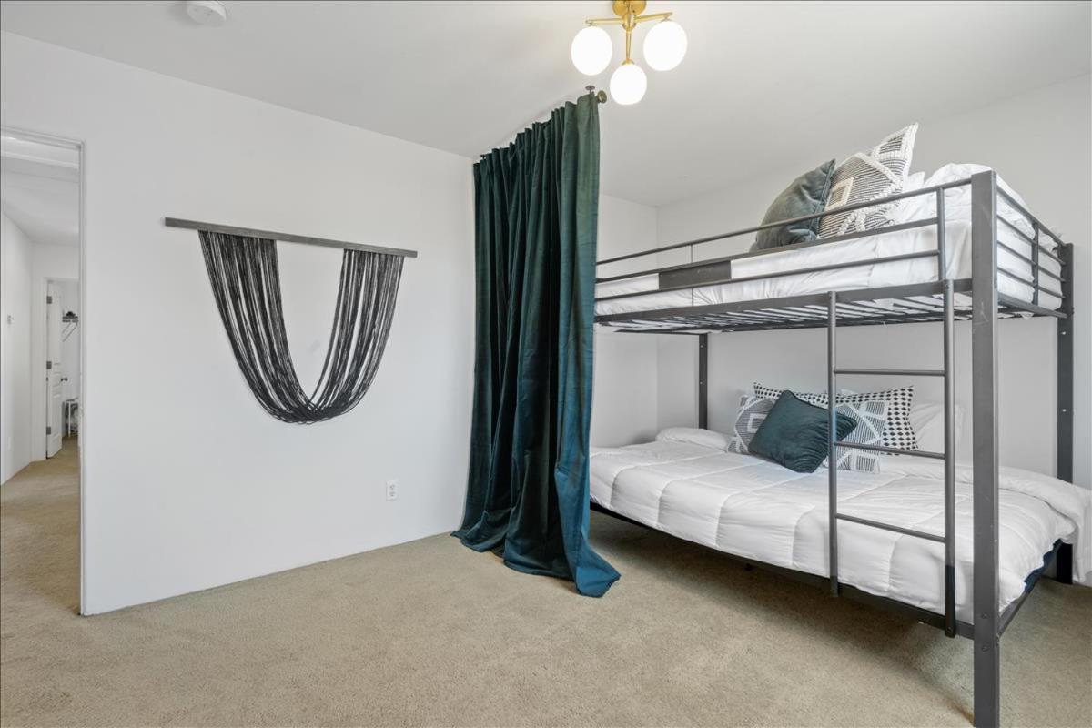 גלנדייל 5 Bedroom 4 Bath Boutique Home Premium Location + Heated Pool Option מראה חיצוני תמונה